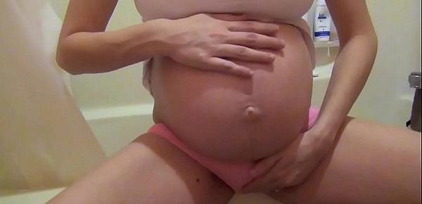  Pregnant belly massage in the shower